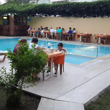 Hotel Caner 2*